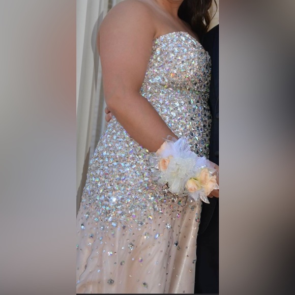 Size 16 Gold Pageant/Prom/Formal Dress with Rhinestones - Picture 5 of 7